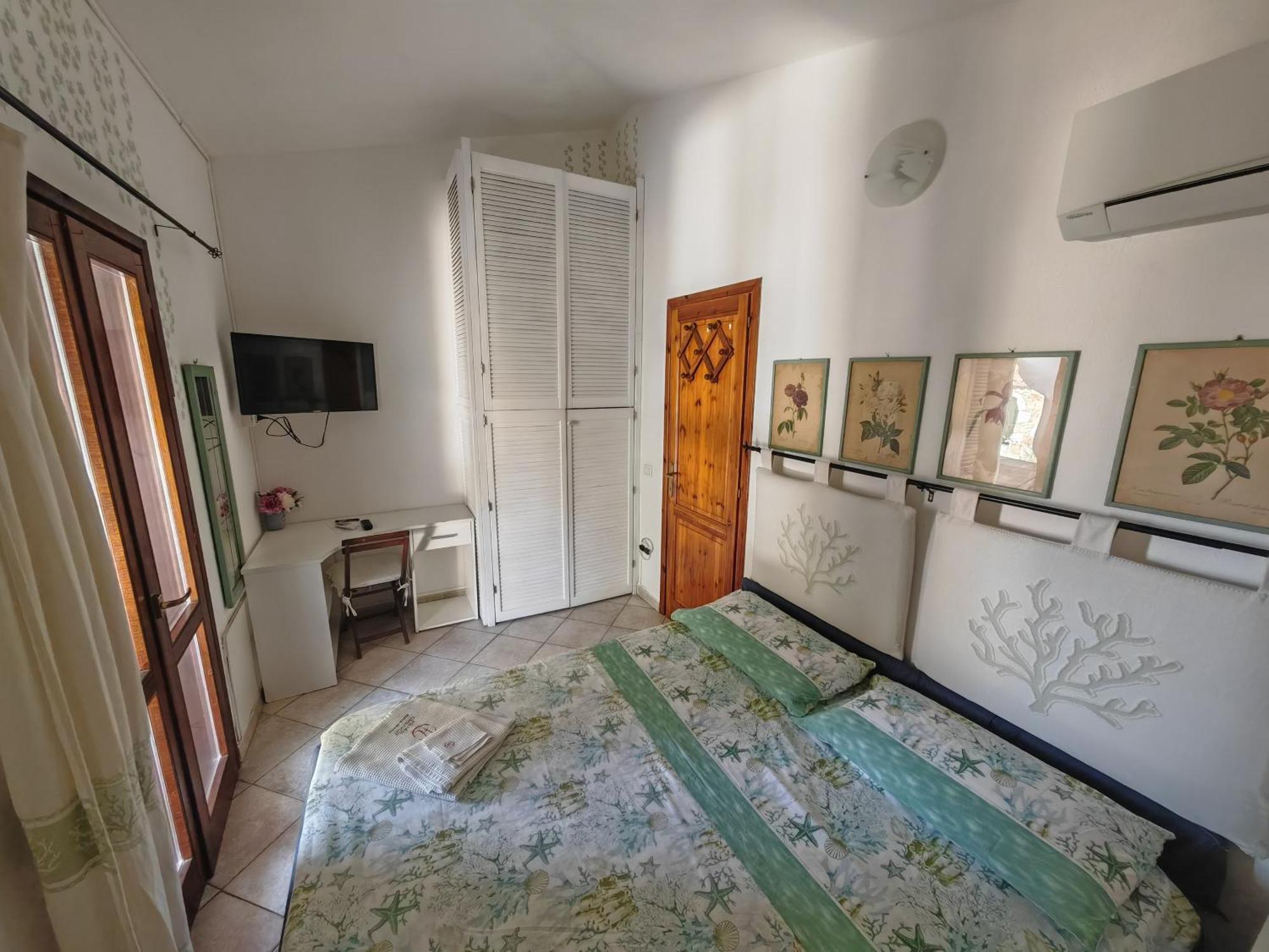 Da Teresa Bed and Breakfast San Teodoro  Δωμάτιο φωτογραφία