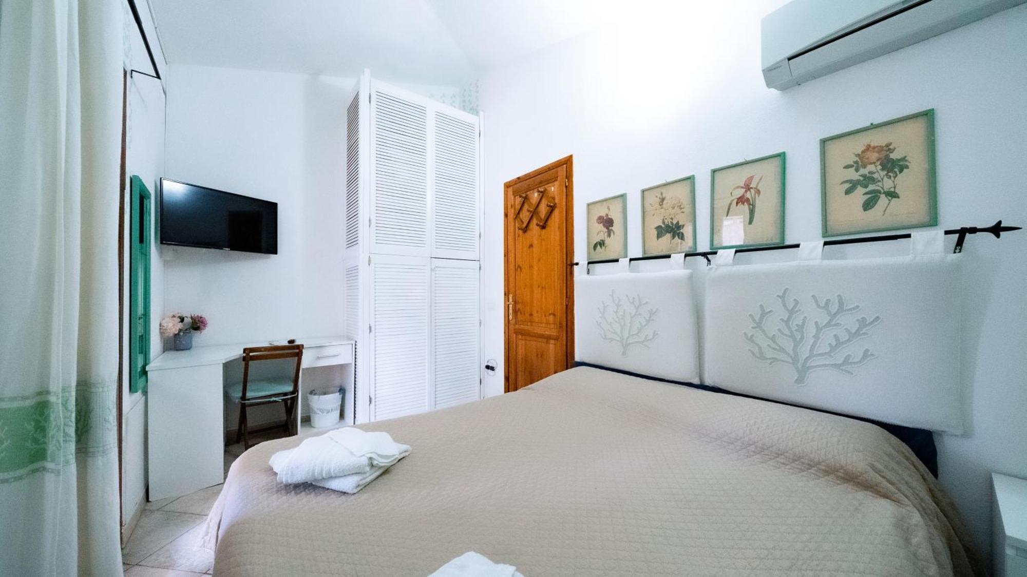 Da Teresa Bed and Breakfast San Teodoro  Εξωτερικό φωτογραφία